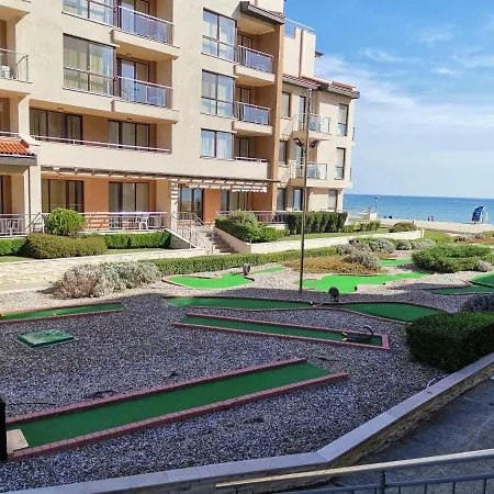 דירה б003 в бийч резорт- море пред прозореца, плаж пред вратата !!! *