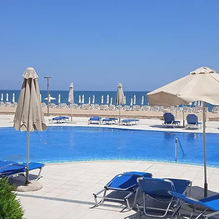 б003 в бийч резорт- море пред прозореца, плаж пред вратата !!! אובזור