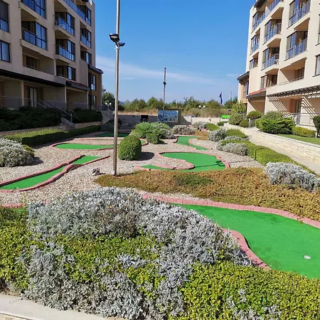 דירה б003 в бийч резорт- море пред прозореца, плаж пред вратата !!! אובזור