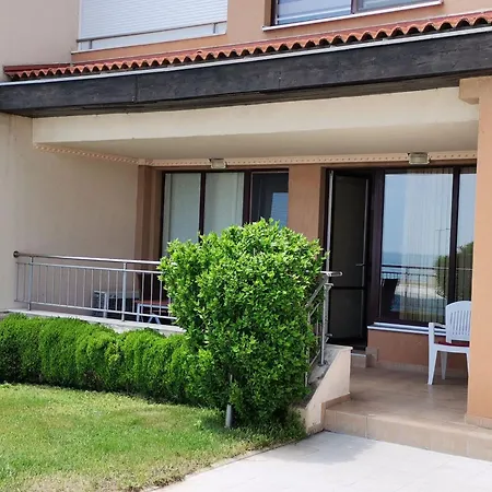 דירה б003 в бийч резорт- море пред прозореца, плаж пред вратата !!! *