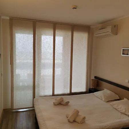 Апартаменты б003 в бийч резорт- море пред прозореца, плаж пред вратата !!!