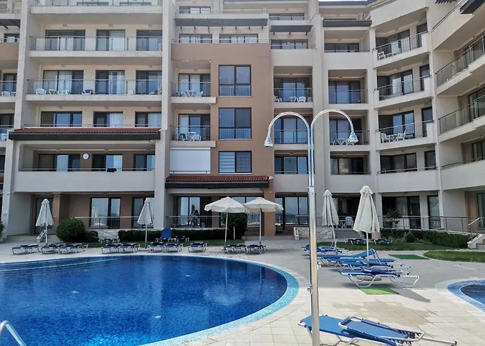 Апартамент б003 в бийч резорт- море пред прозореца, плаж пред вратата !!! *