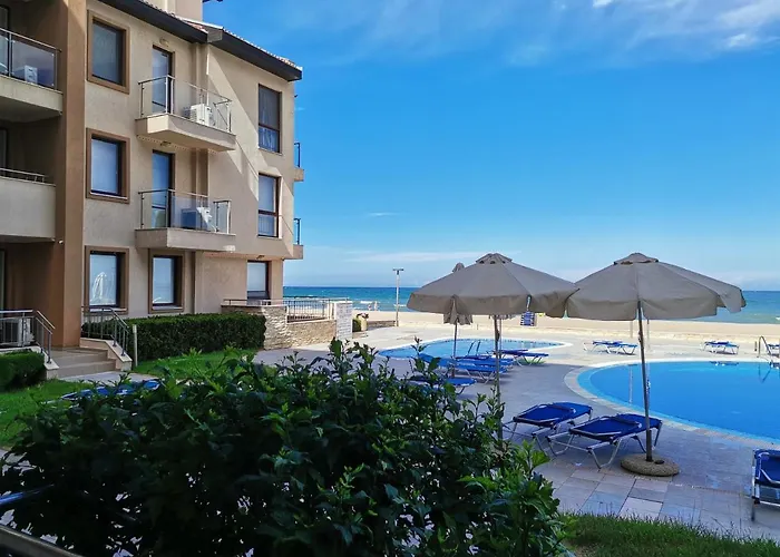 Апартамент б003 в бийч резорт- море пред прозореца, плаж пред вратата !!! Обзор