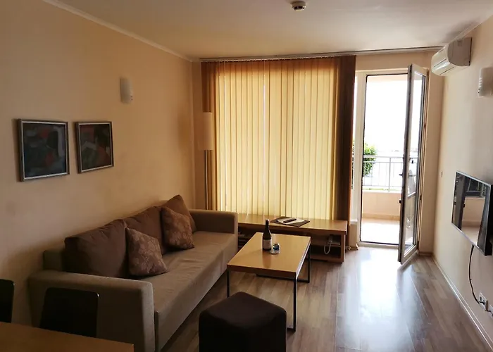 б003 в бийч резорт- море пред прозореца, плаж пред вратата !!!